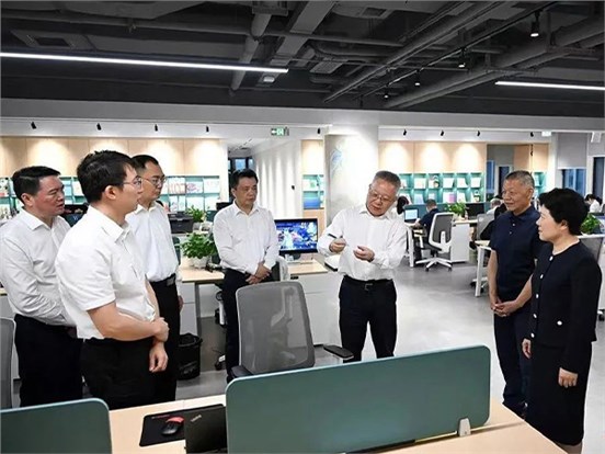 湖南省委书记沈晓明一行莅临天舟文化调研考察